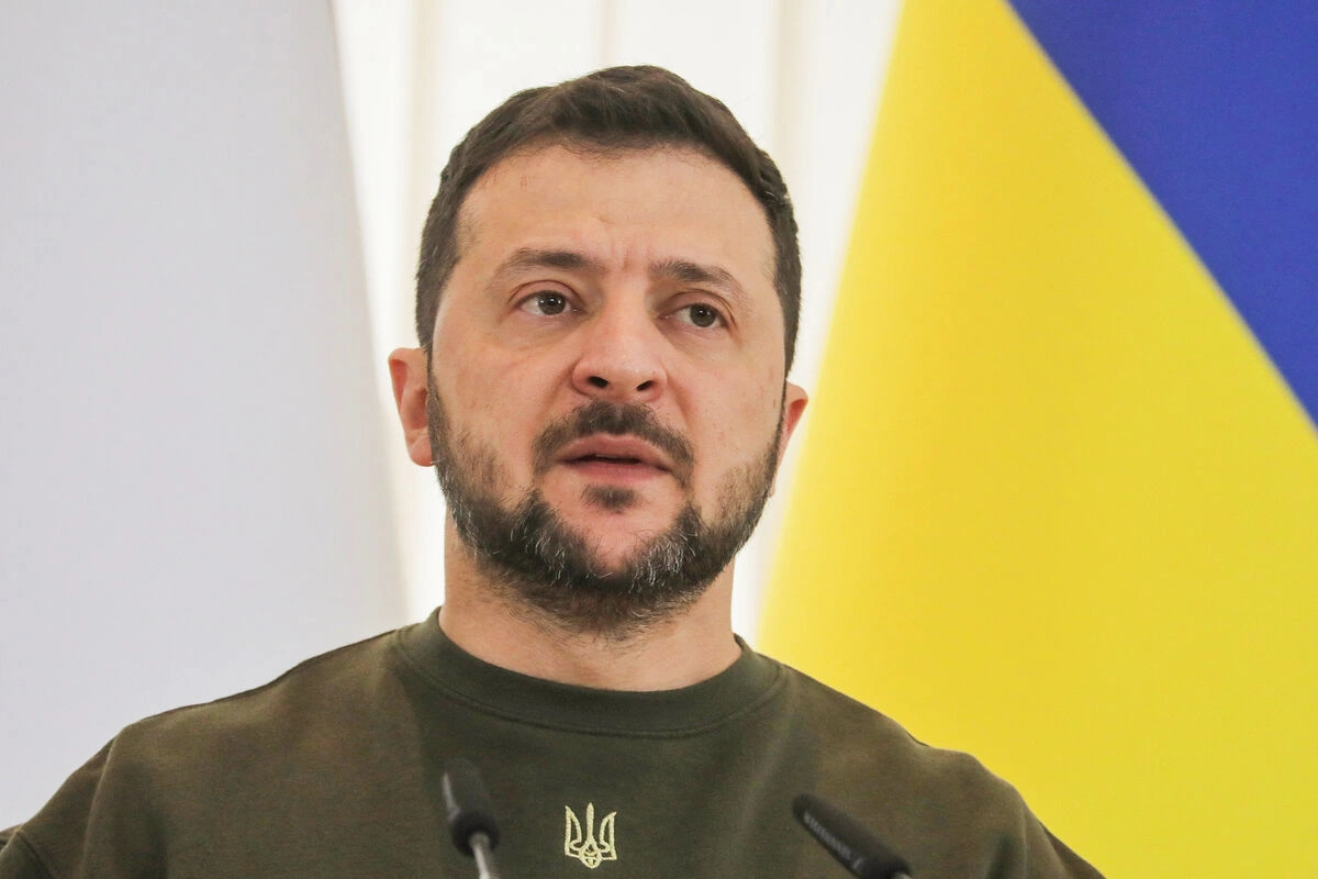 Владимир Зеленский продлил военное положение в Украине