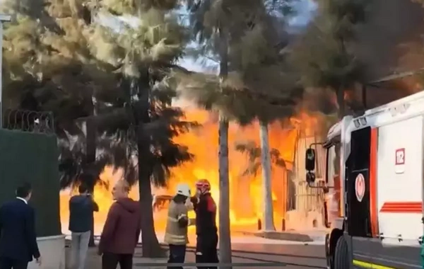 İzmir'de kimya fabrikası alev alev yandı, patlamalar yaşandı