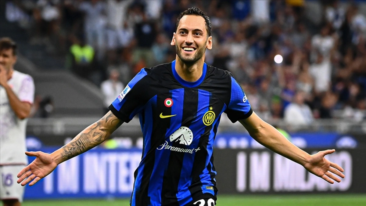 Hakan Çalhanoğlu "İnter"in əfsanə futbolçuları siyahısına əlavə ediləcək