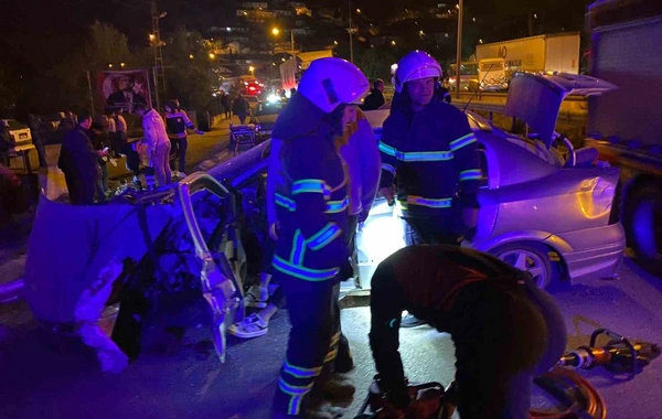 Amasya'da korkunç kaza: Kontrolden çıkan araç yola savruldu