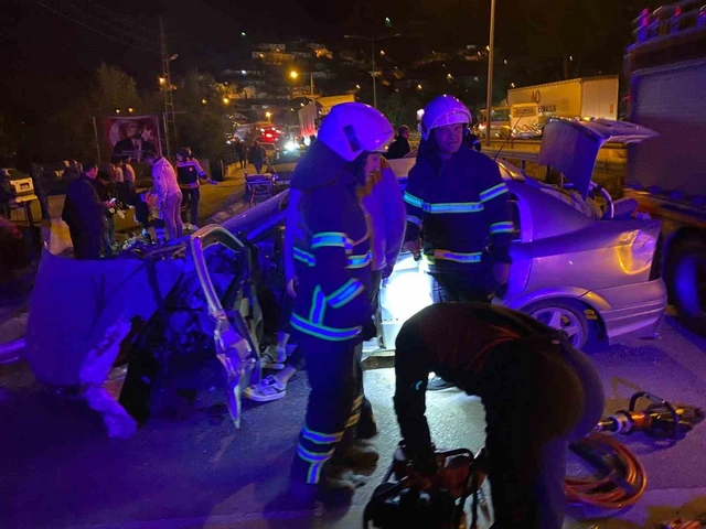 Amasya'da korkunç kaza: Kontrolden çıkan araç yola savruldu