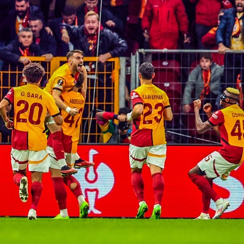 Galatasaray Tottenham maçı Galatasaray'ın galibiyeti ile sonuçlandı: 3:2