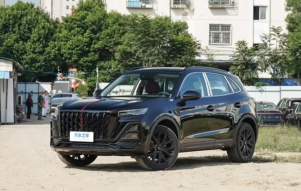 Hongqi представила обновленный HS5, который будет соперничать с Toyota RAV4