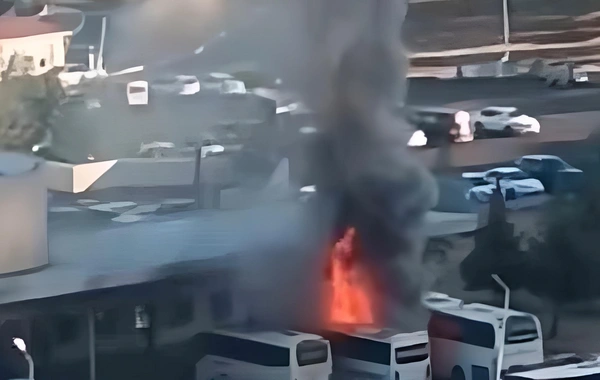 Diyarbakır'da korkunç otobüs yangını: Alevler gökyüzünü kapladı