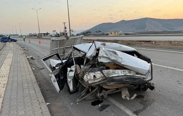 Hatay'da korkunç kaza: Hurdaya dönen araba çocuğa mezar oldu