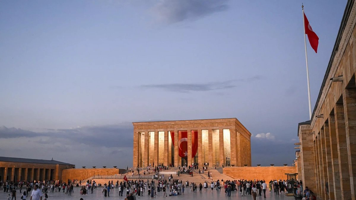 Anıtkabir, 10 Kasım'da saat 22:00'ye kadar ziyaretçilere açık olacak