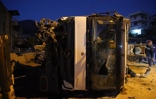 Hatay'da korkunç anlar: Kontrolden çıkan beton mikseri kaza yaptı