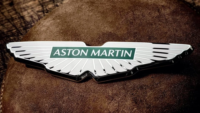 "Aston Martin" məşhur geyim brendi ilə əməkdaşlığını elan etdi