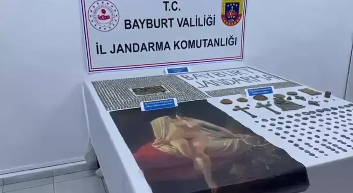 Jandarma, kaçakçıların eline geçen Picasso tablosunu kurtardı