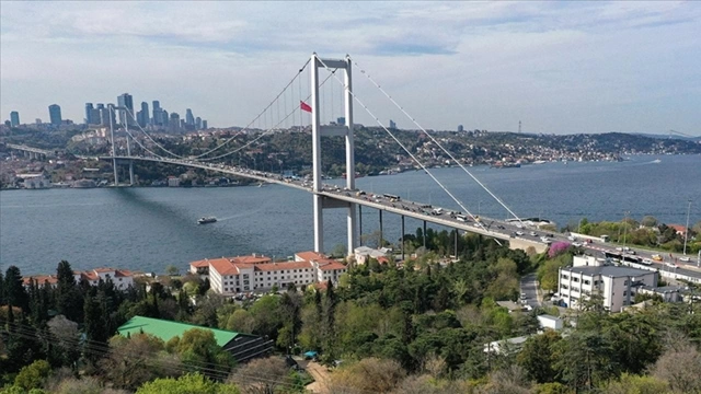 İstanbul Boğazı'nda gemi trafiği çift yönlü askıya alındı