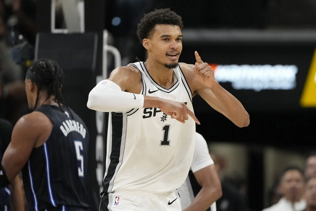 "San-Antonio" klubunun 20 yaşlı oyunçusu NBA-da rekorda imza atıb