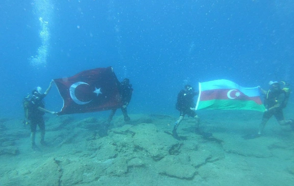 Azerbaycan ve Türkiye'den ortak askeri tatbikat