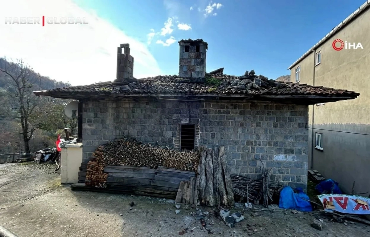 Türkiye'nin birçok şehrinde deprem oldu - ANLIK GÖRÜNTÜLER