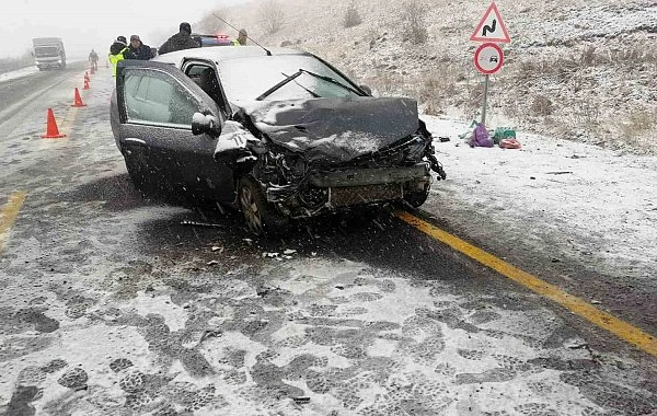 Ardahan'da kar ve sis kazayı beraberinde getirdi: 8 yaralı