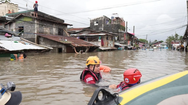 Filipinler'de Tayfun alarmı: 1.2 milyon kişi tahliye edildi