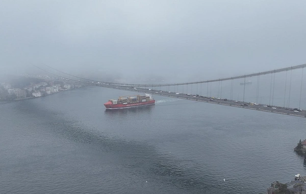 İstanbul Boğazı'nda gemi trafiği çift yönlü askıya alındı