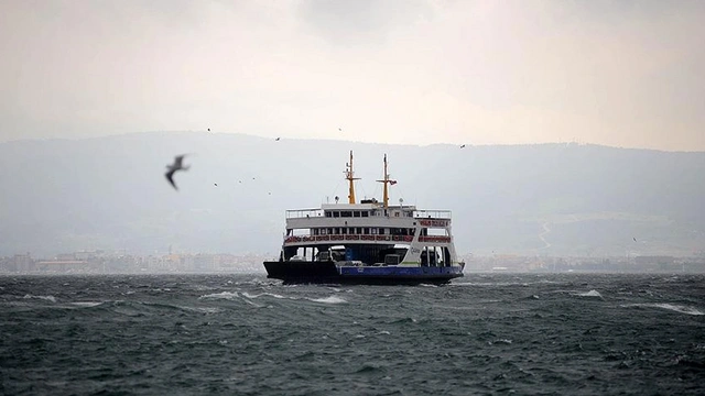 Ege denizi'nde fırtına kabusu: Feribot seferleri durdu