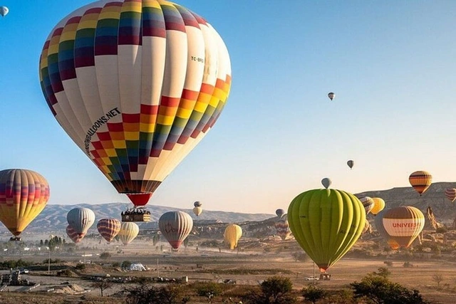 Kapadokya'da rüzgar engeli: Balon turları hafta sonuna ertelendi