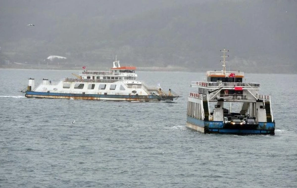 Çanakkale Boğazı'nda lodos hayatı felç etti