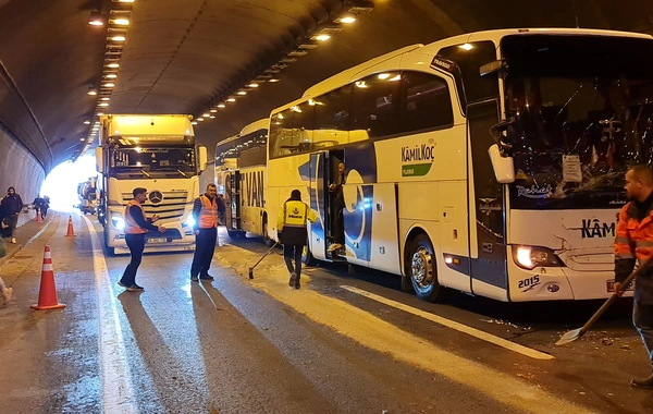 Anadolu otoyolu'nda korkunç kaza: 14 yaralı