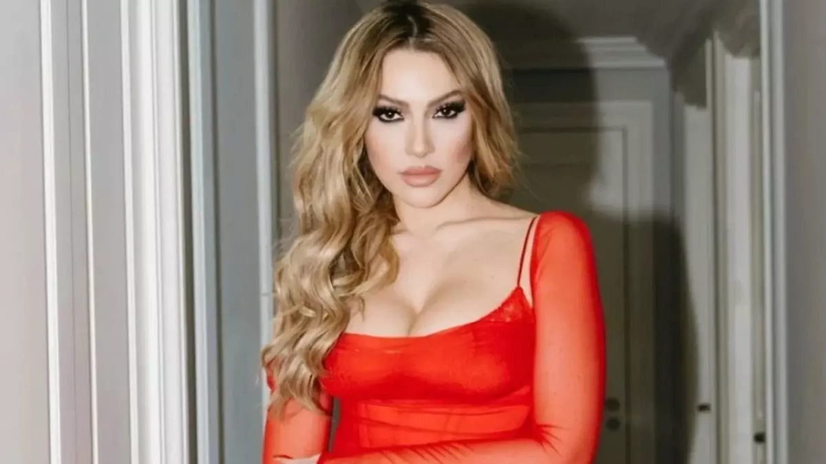 Ünlü şarkıcı Hadise imaj değiştirdi: Yeni haline yorum yağdı