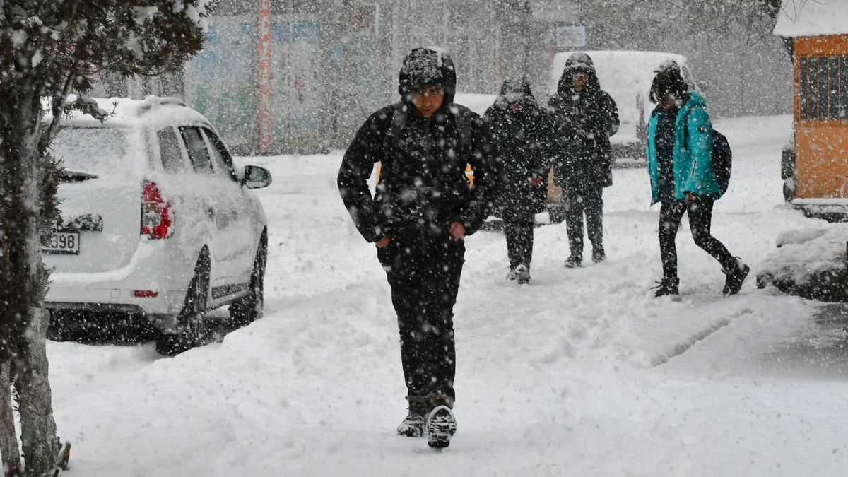 Meteoroloji'den 44 il için kritik uyarı: Kar, fırtına ve sağanak kapıda