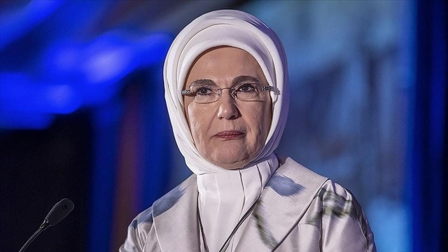 Emine Erdoğan'dan Öğretmenler Günü mesajı