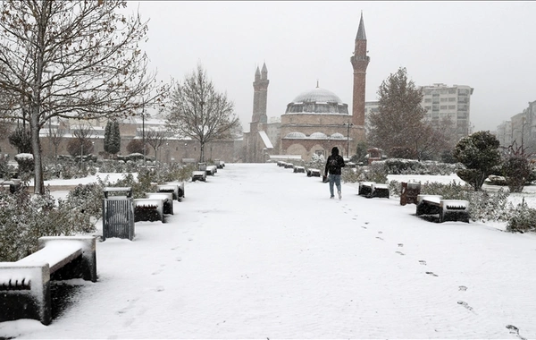 İç Anadolu'da kar manzaraları: Beyaza bürünen şehirlerden nefes kesen görüntüler