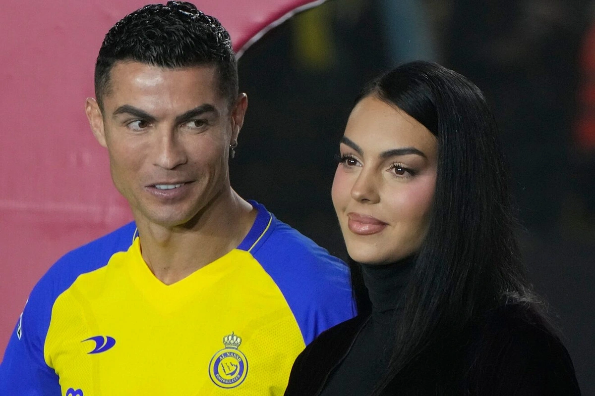 Ronaldo'nun sevgilisi yeni evini gösterdi