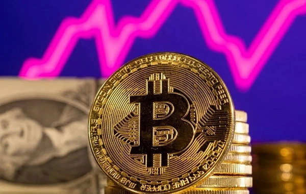 ABD'li Fonlar Bitcoin'i ele geçiriyor: Nakamoto'nun tahtı sallanıyor