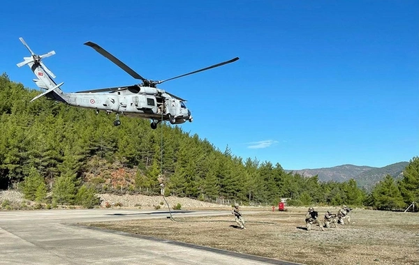 Azerbaycan ve Türkiye Deniz Özel Harekatçıları ortak tatbikatı devam ediyor