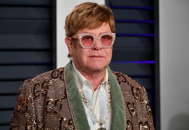 Elton Con korluqla mübarizə aparır: Yeni albom təhlükə altındadır