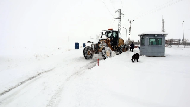 Kastamonu, Tokat ve Amasya'da 90 köy yolu kardan kapandı