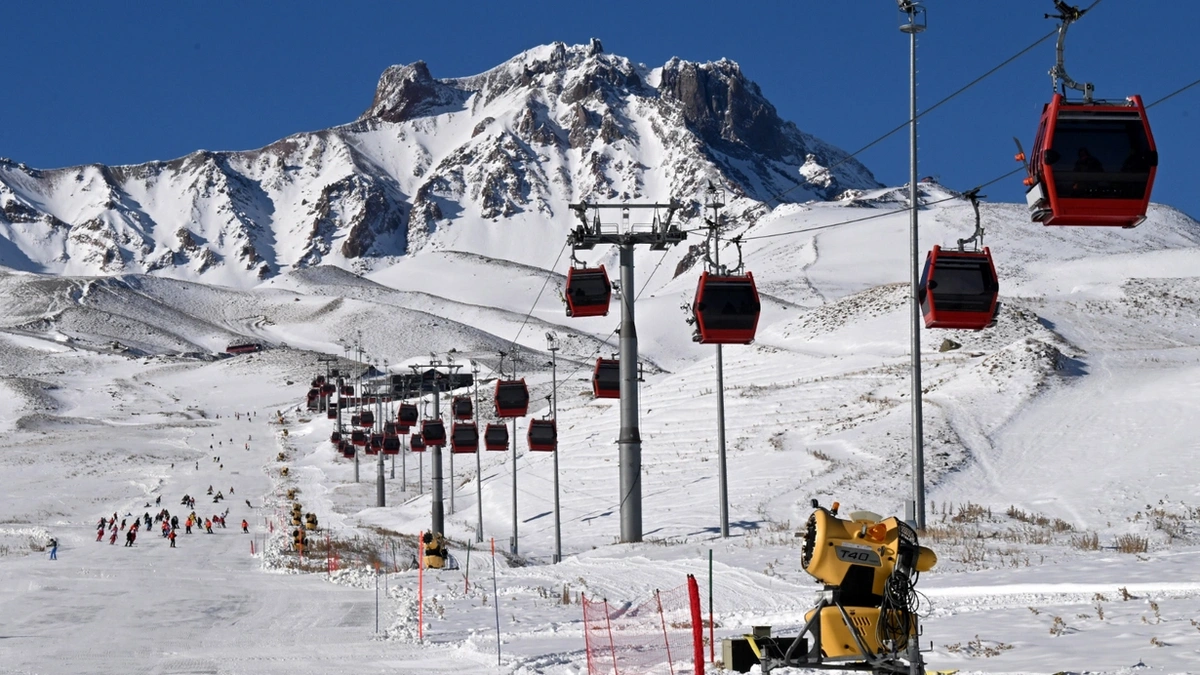 Erciyes Kayak Merkezi'nde sezon açıldı