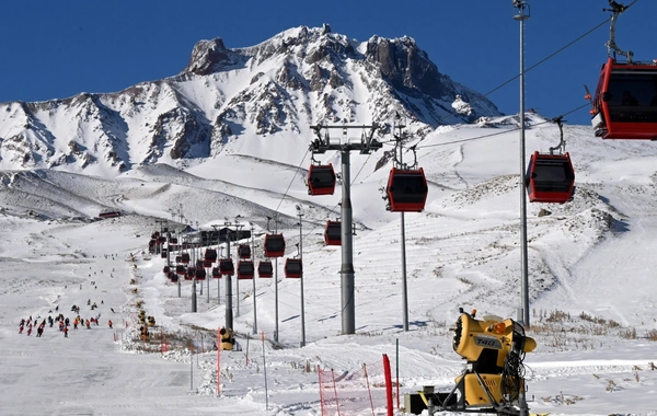 Erciyes Kayak Merkezi'nde sezon açıldı