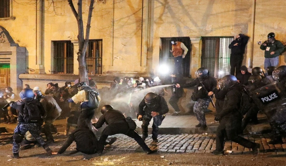 Tiflis'te protesto eylemlerinde 50 kişi gözaltına alındı