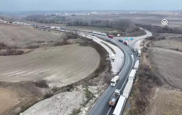 Edirnede TIR kuyruğu 25 kilometreyi aştı