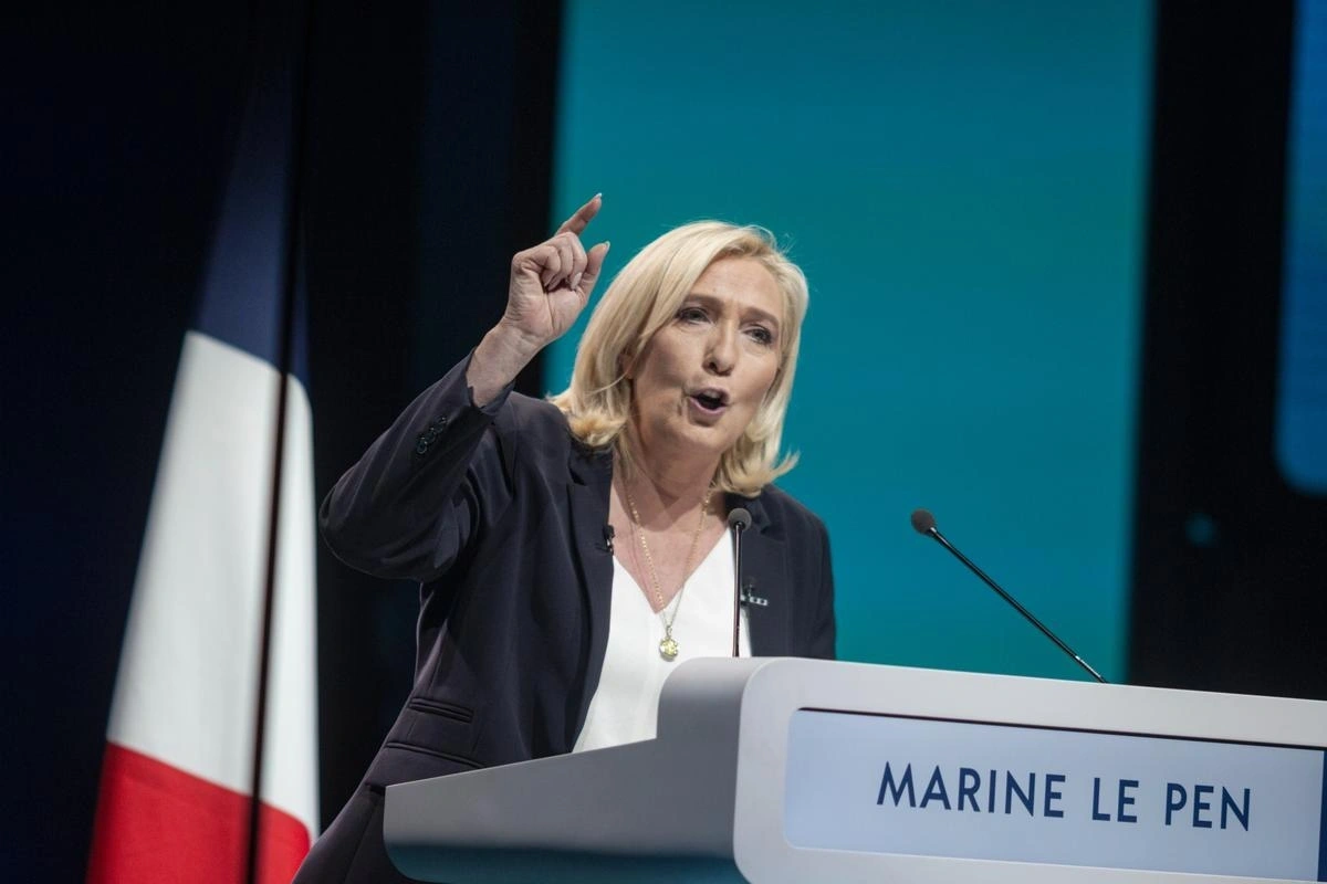 Basın: Marine Le Pen, Fransa hükümetini 48 saat içinde devirebilir