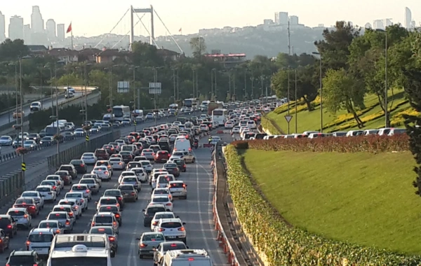 İstanbul'da haftanın ilk iş günü trafik yoğunluğu yüzde 80'e ulaştı