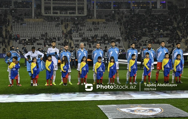 UEFA "Qarabağ" azarkeşlərinin rəqib futbolçulara lazer tutması səbəbindən klubu sərt cəzalandırıb