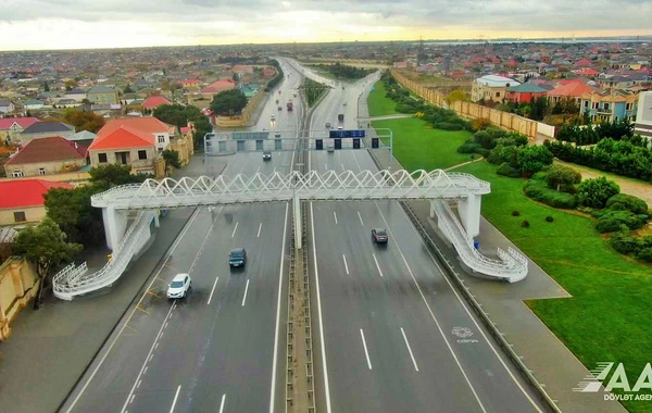 Aeroport yolunda yeni piyada keçidi inşa edildi