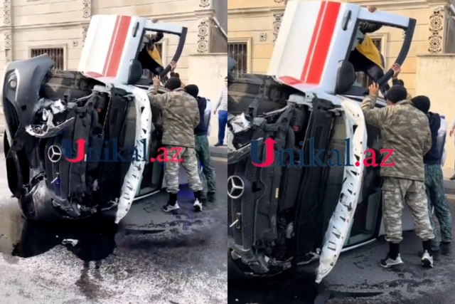 В Баку машина скорой помощи попала в ДТП