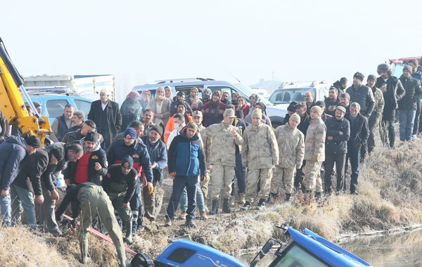 Kars'ta traktör çaya uçtu: Sürücü hayatını kaybetti