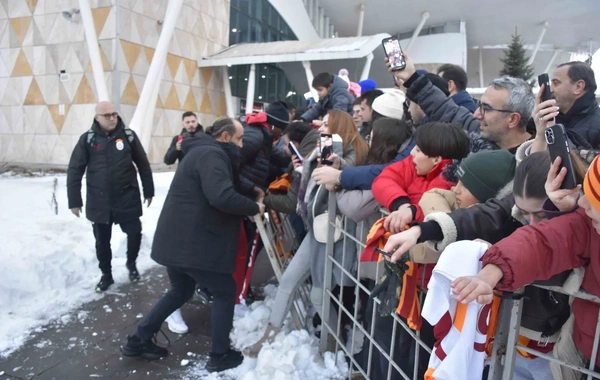 Sivas'ta büyük tehlike:  Galatasaray taraftarları az kalsın Osimhen'i sakatlanıyordu