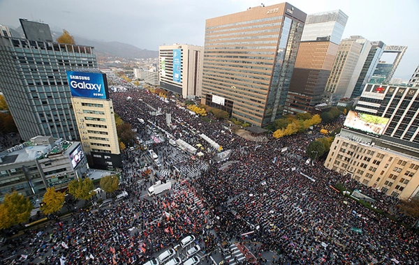 В Сеуле на митинг за отставку президента пришли около 150 000 человек