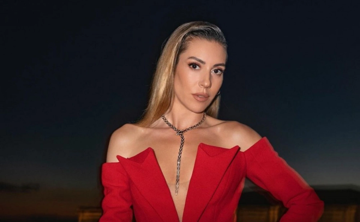 Sinem Kobal'ın planları: "Sürpriz" diyerek ilk defa açıkladı