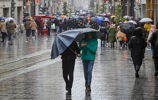 İstanbul'a sağanak yağış uyarısı: Yarından itibaren DİKKAT