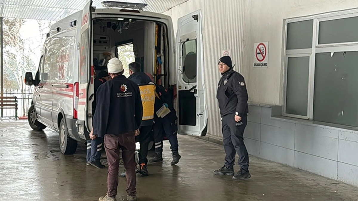 Erzurum'da kan donduran kavga: 6 yaralı, ambulans camı kırık