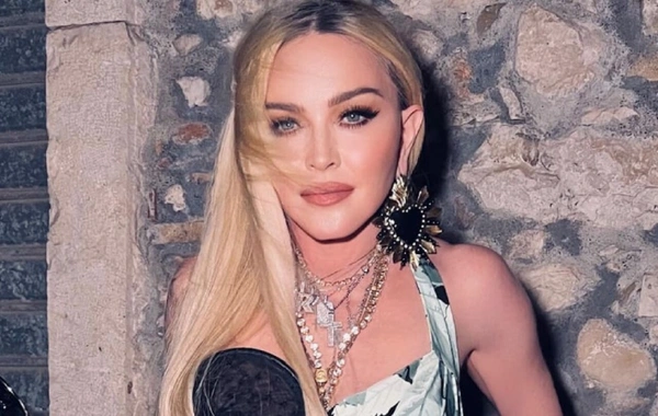 66 yaşındaki Madonna 28 yaşındaki erkek arkadaşına geri döndü