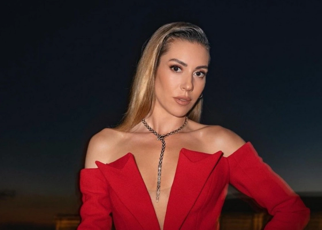 Sinem Kobal Altın Kelebek'te büyüledi, sosyal medya yıkıldı